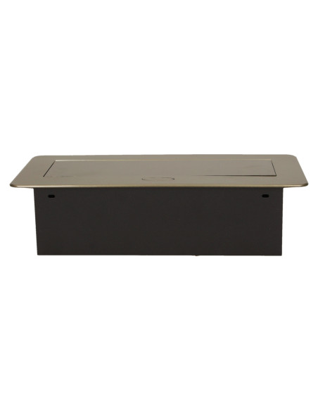 Gniazdo meblowe wpuszczane w blat z płaskim, frezowanym rantem, 3x2P+Z, mosiądz